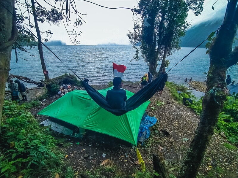 camping di danau gunung tujuh