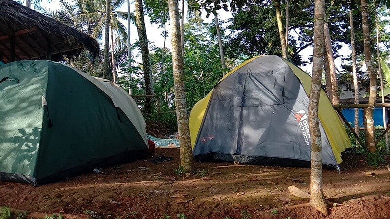 Camping Ground Di Puncak Bangku