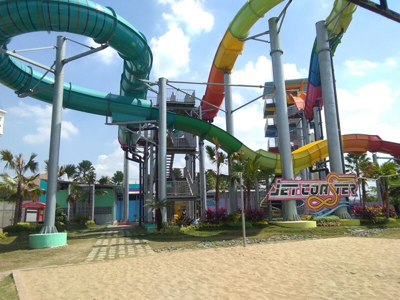 Menguji Adrenalin Di Jet Coaster Slide
