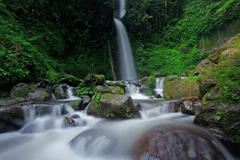 Air Terjun Batu Lapis Lampung