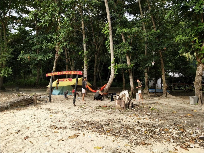 Camping Di Pulau Kelapa