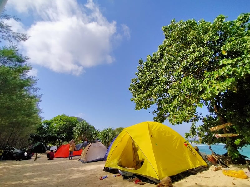 Camping Di Pantai Watu Leter
