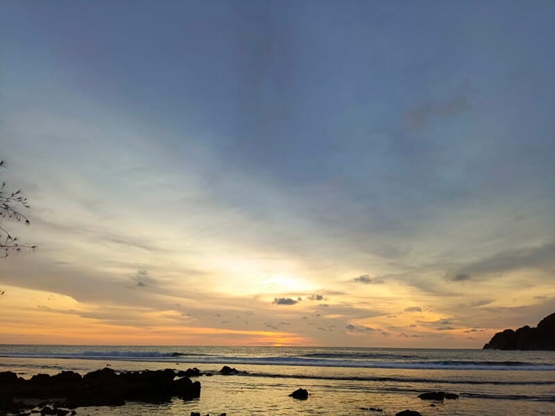 Sunset Di Pantai Wediombo