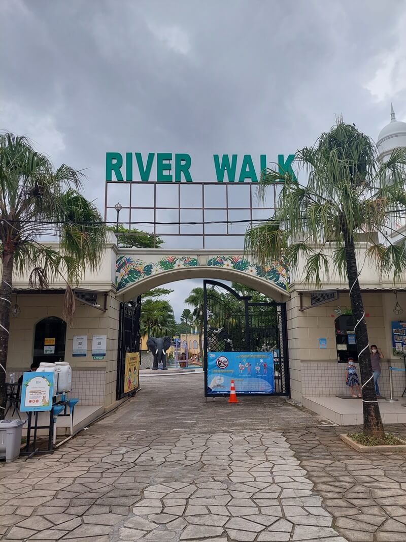 pintu masuk river walk boja