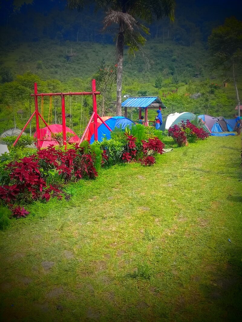 camping di alam terbuka