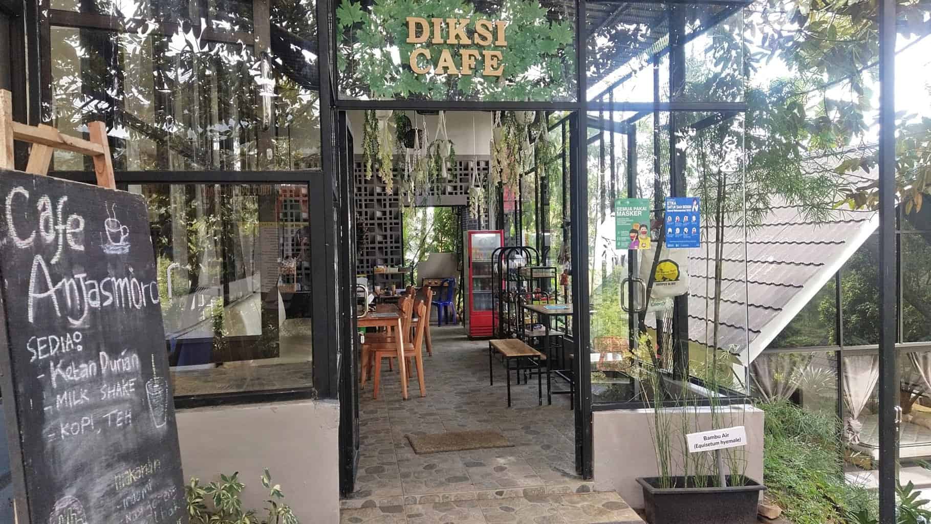 cafe di wisata de durian park