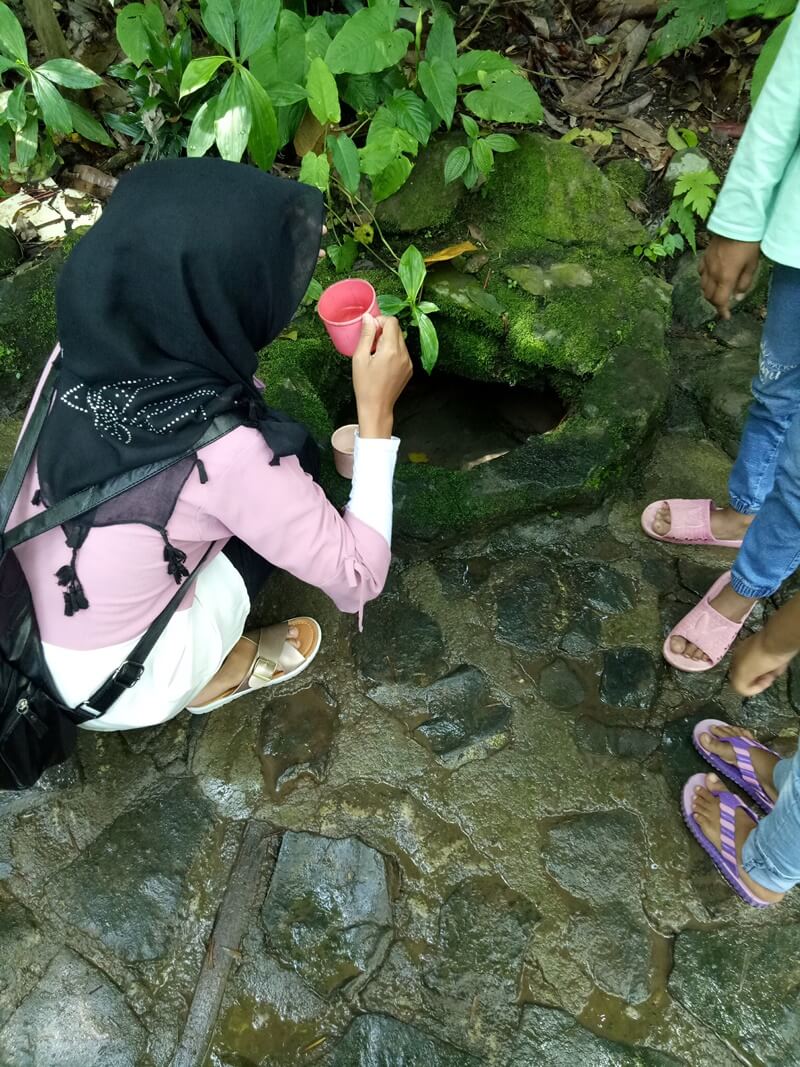 Air Tiga Rasa Rejenu, Wisata Religi Plus Mencoba Air Berkhasiat di