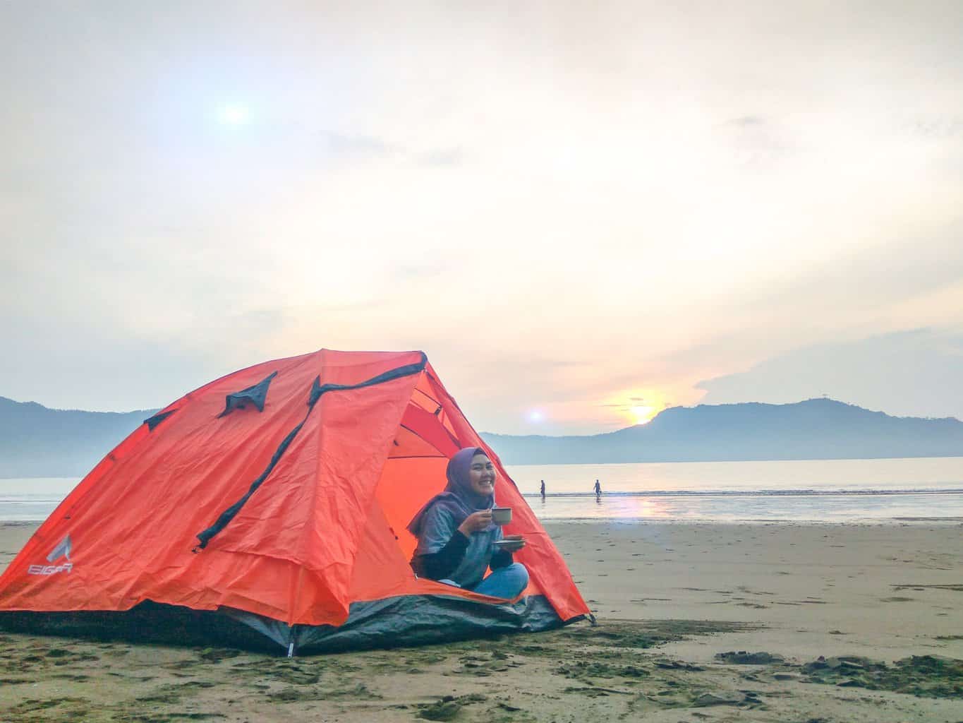 camping di pantai cengkrong