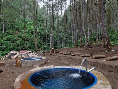 kolam rendam arga hot springs