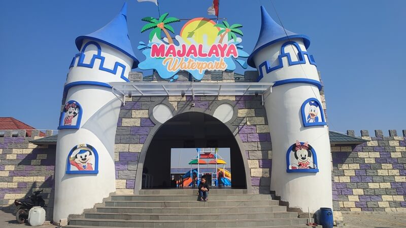 pintu masuk Majalaya Waterpark