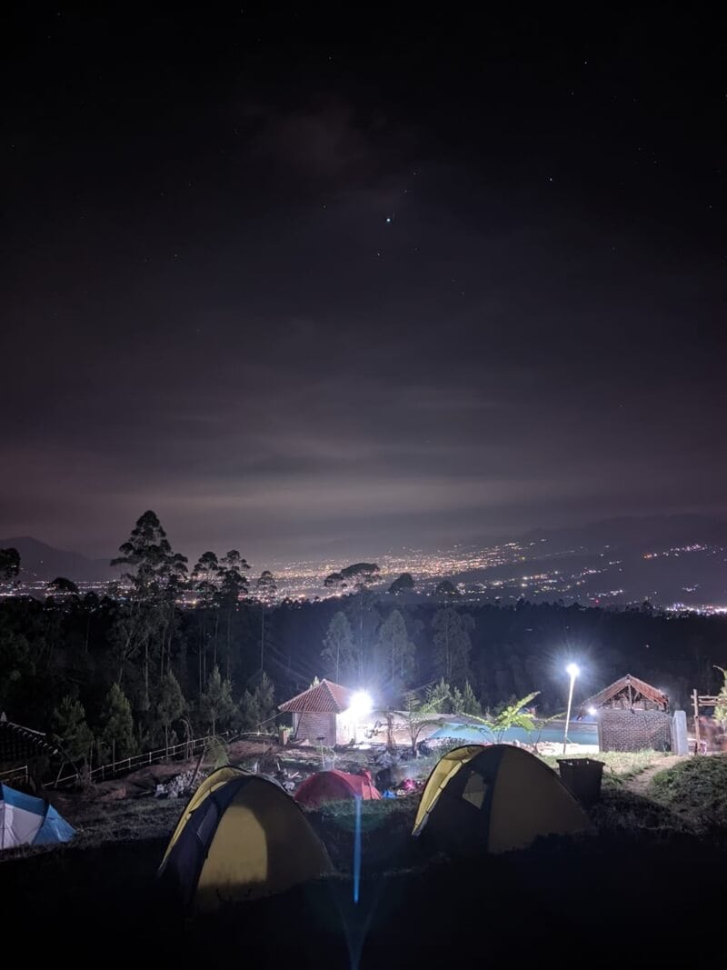 Camping Dengan View City Light Garut