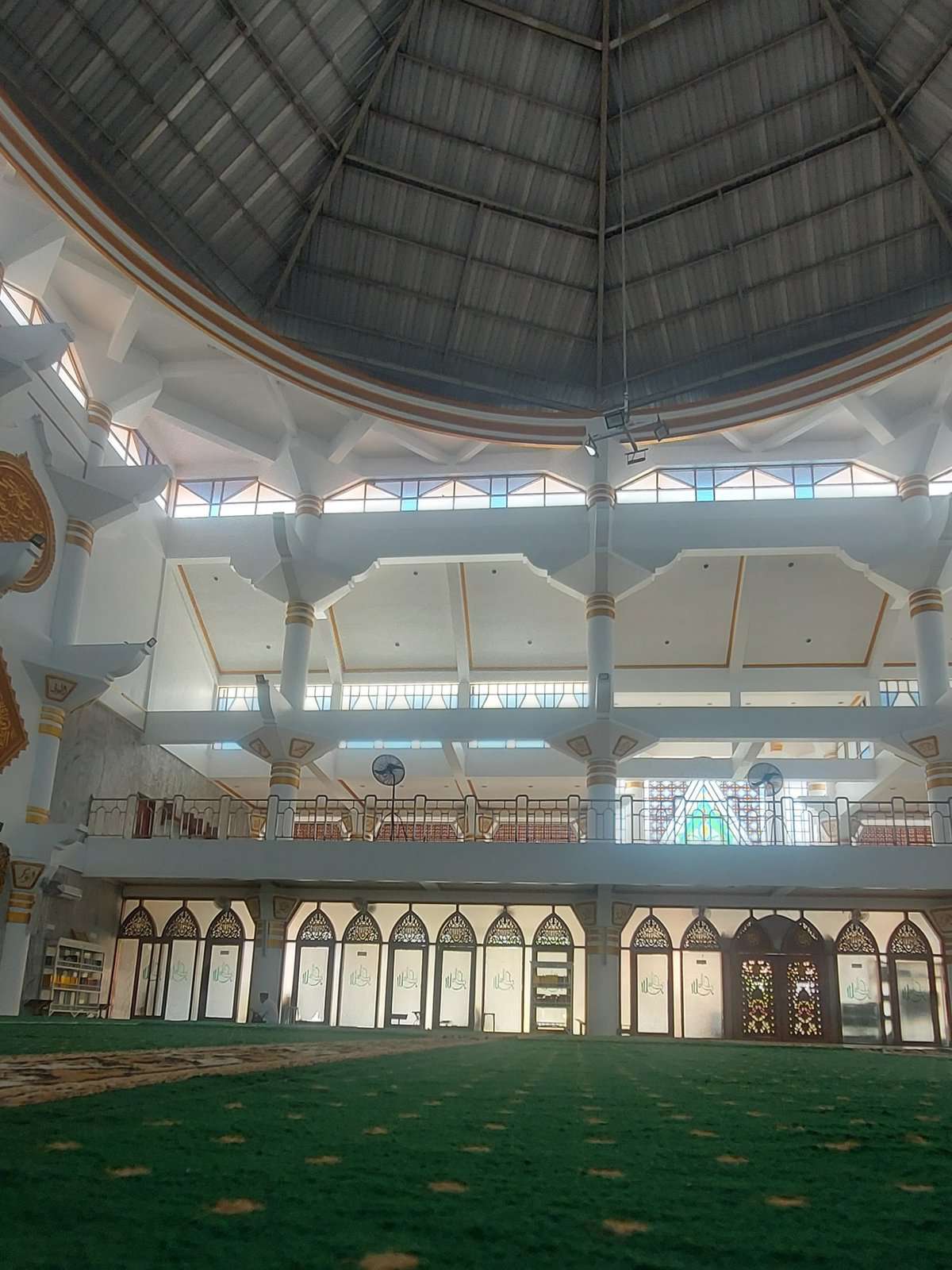 Area Bagian Dalam Masjid Agung Sampang