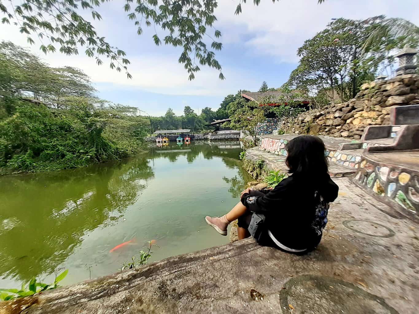 Istana Gunung Mas 27, Wisata Alam Unik dan Menarik Bekas Tambang Kapur ...