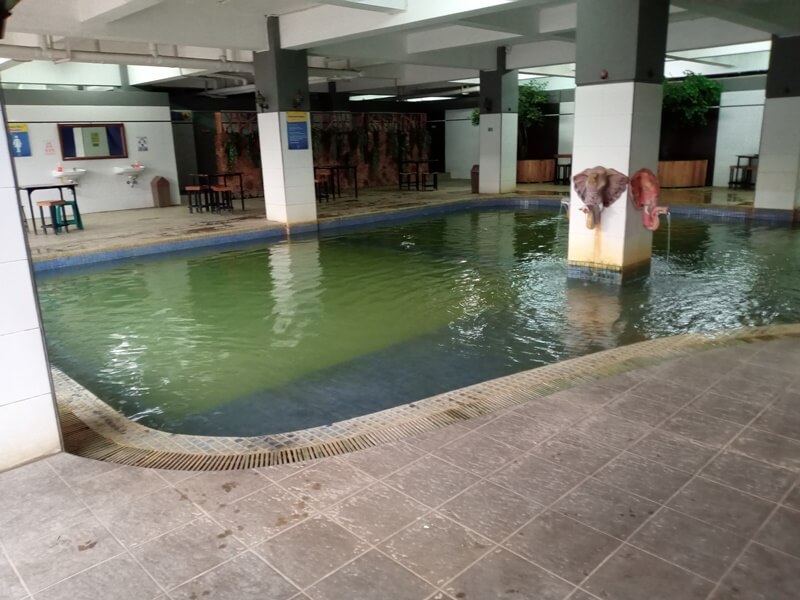 kolam air panas