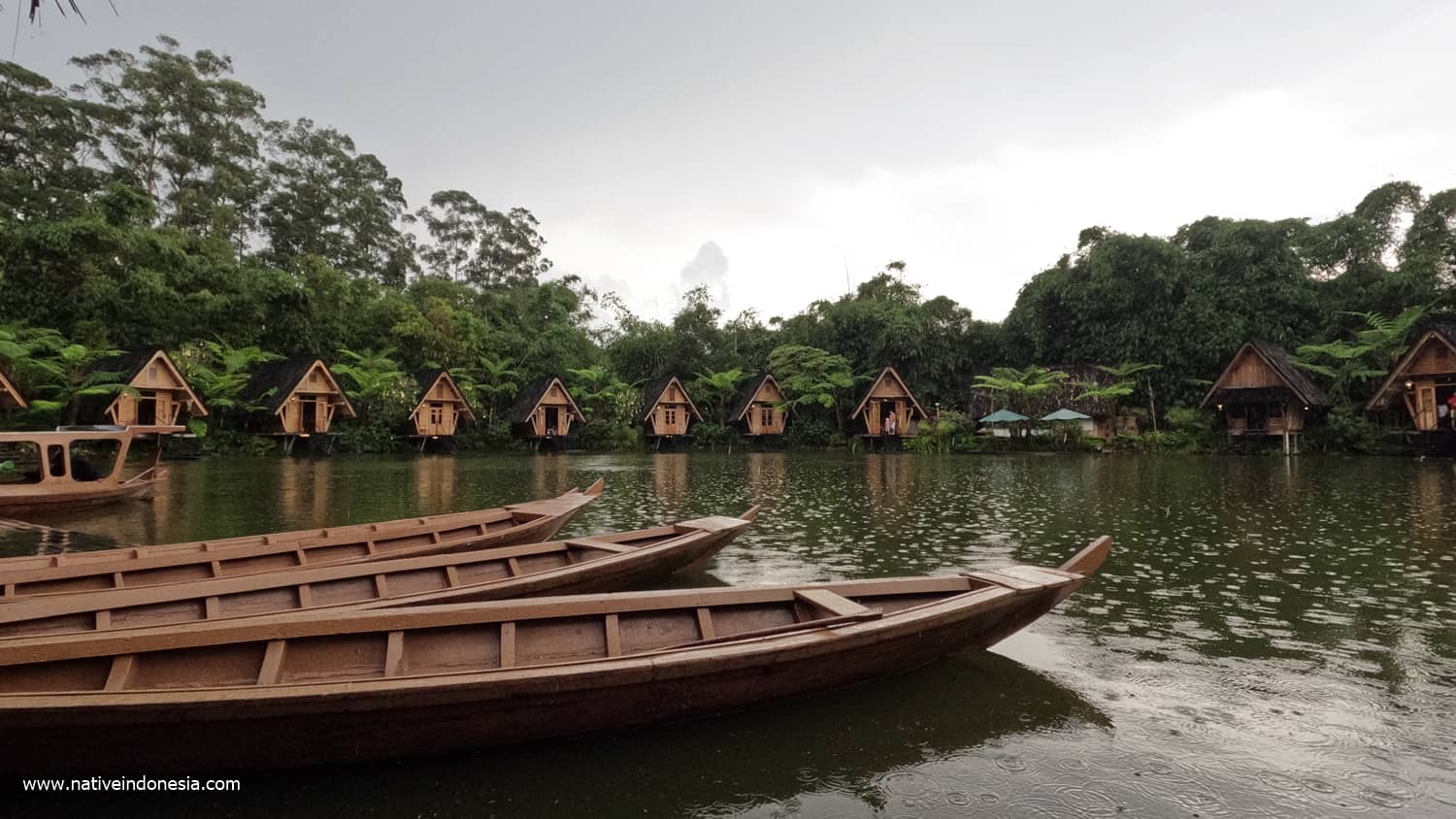 sewa perahu di dusun bambu