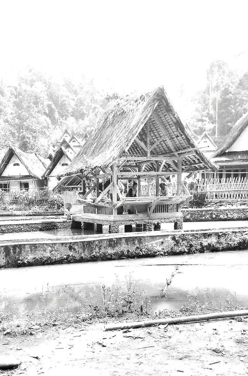 sejarah kampung naga