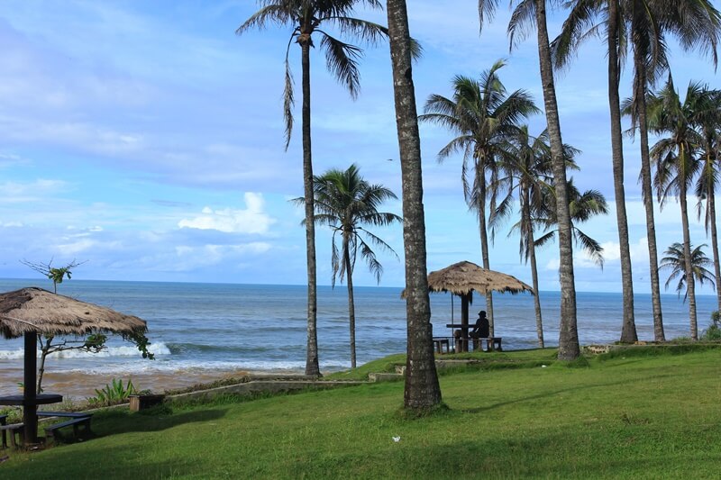 Pantai Amanda Ratu, Pesona Pantai Di Selatan Sukabumi - NativeIndonesia.com