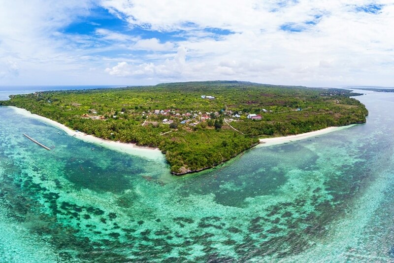 pulau tomia wakatobi