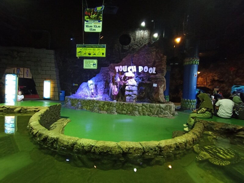 touch pool