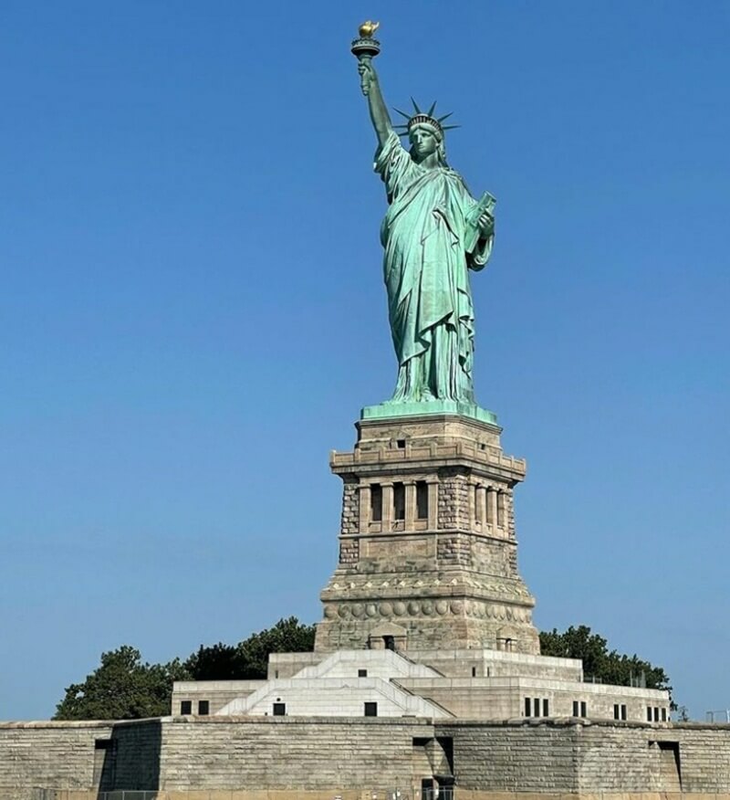 patung liberty