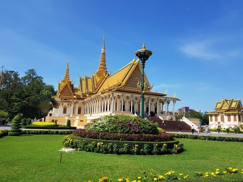istana kerajaan phnom phen