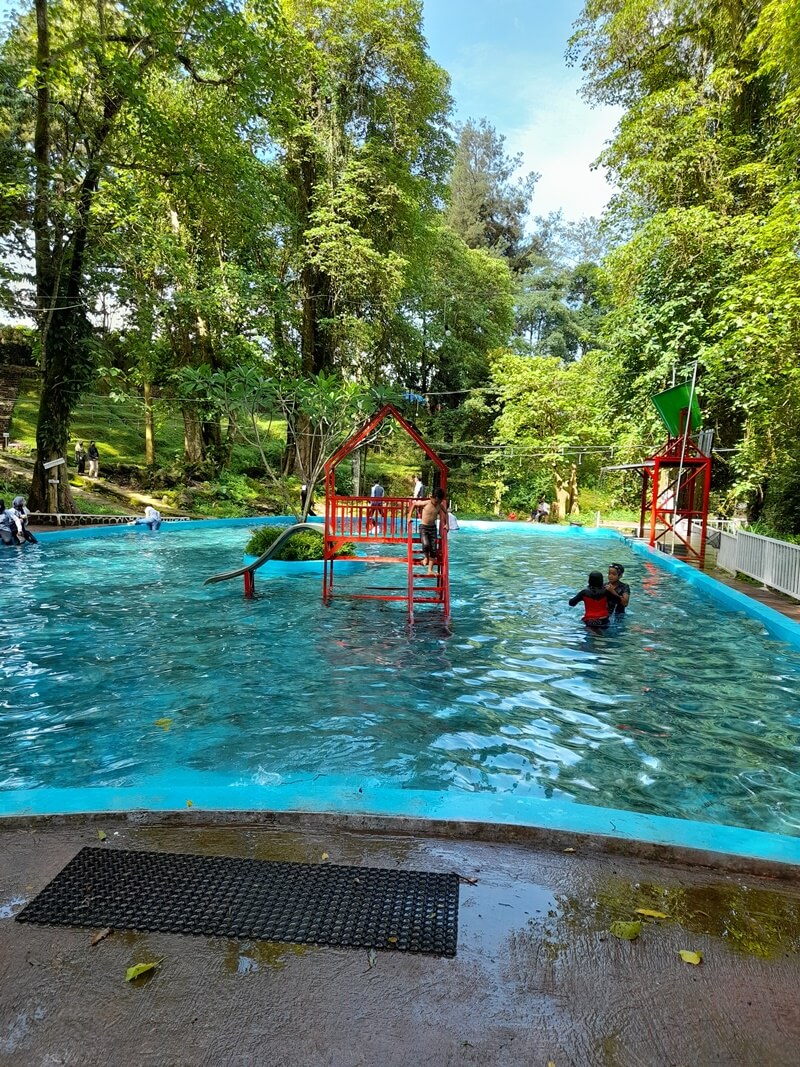 kolam anak