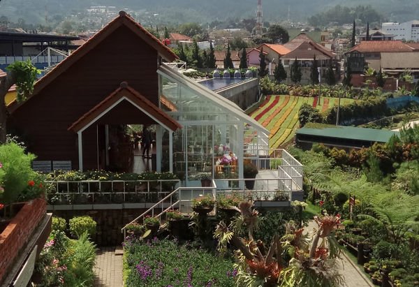 klinik di bersalin lembang Bandung Floating Market Keren Dan Favorit Lembang, Wisata
