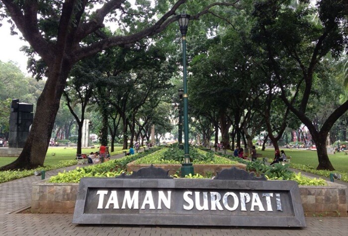 Taman Suropati Keteduhan Tropis Di Tengah Gersangnya Jakarta